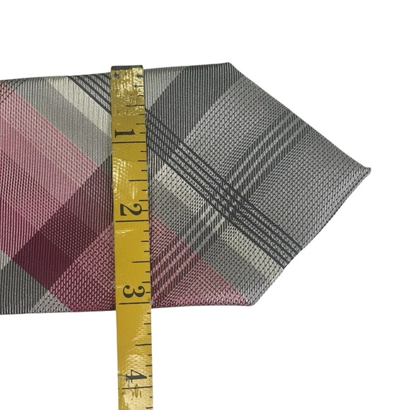 Geoffrey Beene Pink Gray Plaid Silk Blend Men’s Tie Business Executive Office - Picture 6 of 8